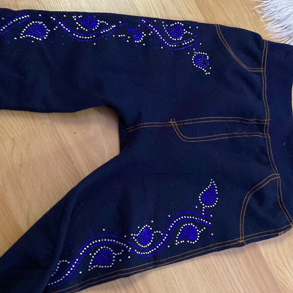 Black and Dimmon silver blue gems